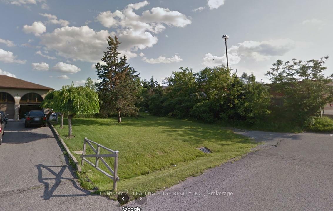 Property Photo: 267 Old Sixteenth Avenue ON L4B 3N1