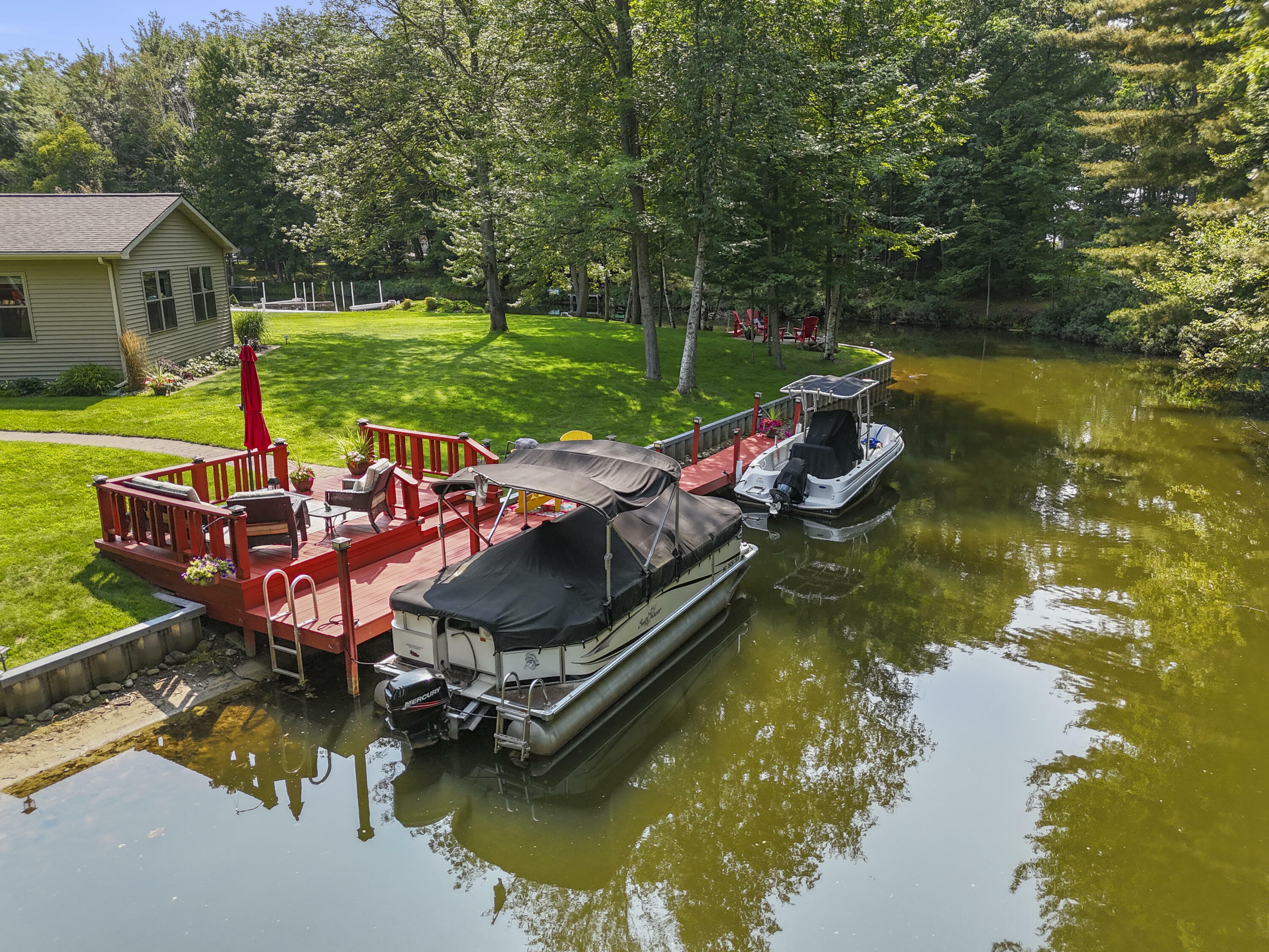 Property Photo:  117 Harbor Court  MI 48629 