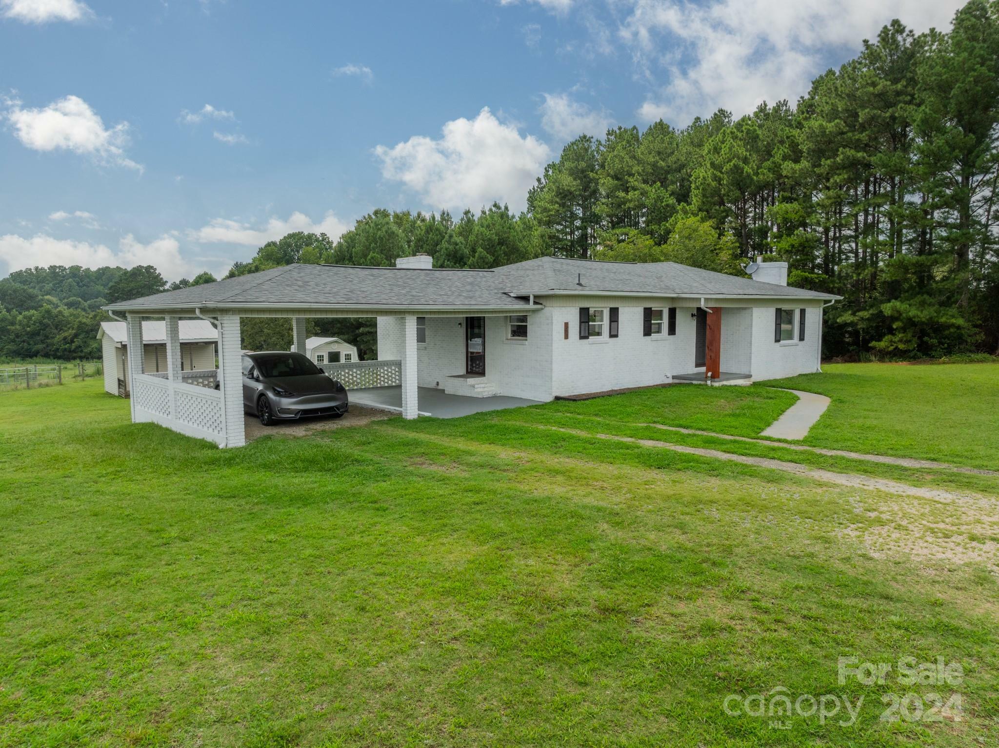 Property Photo:  1325 Kimball Road  NC 28023 