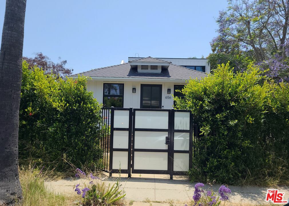 Property Photo:  656   San Juan Ave  CA 90291 