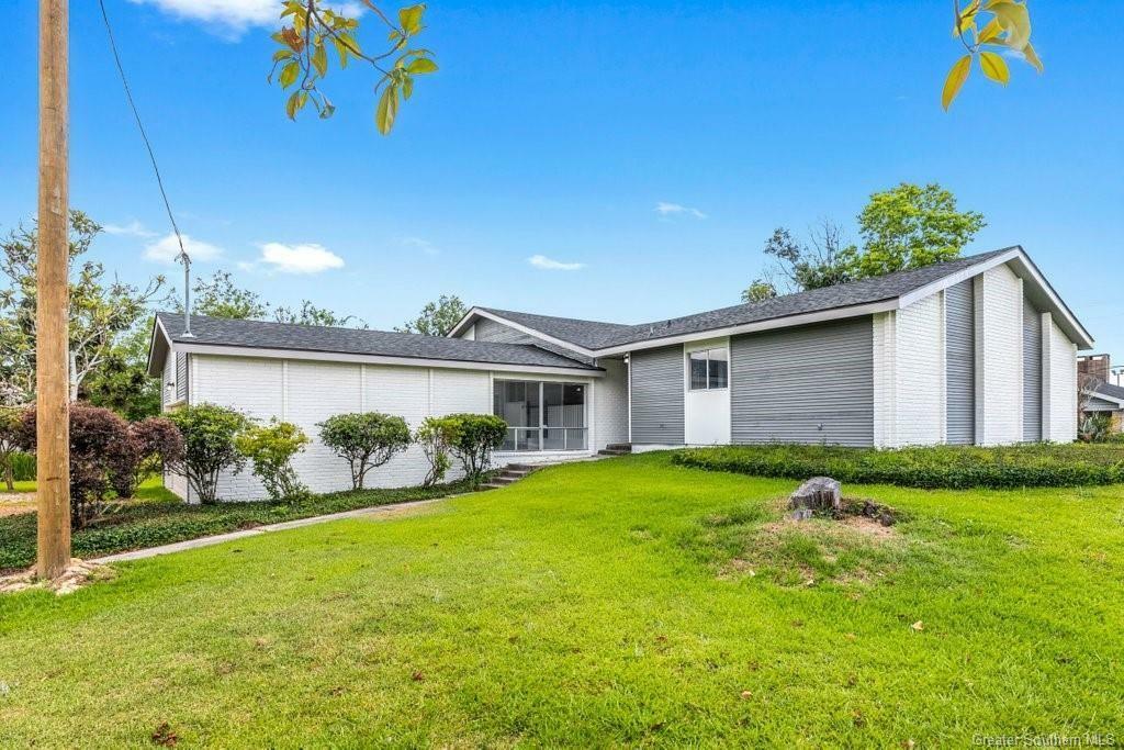 Property Photo:  1725 Whispering Woods Drive  LA 70605 