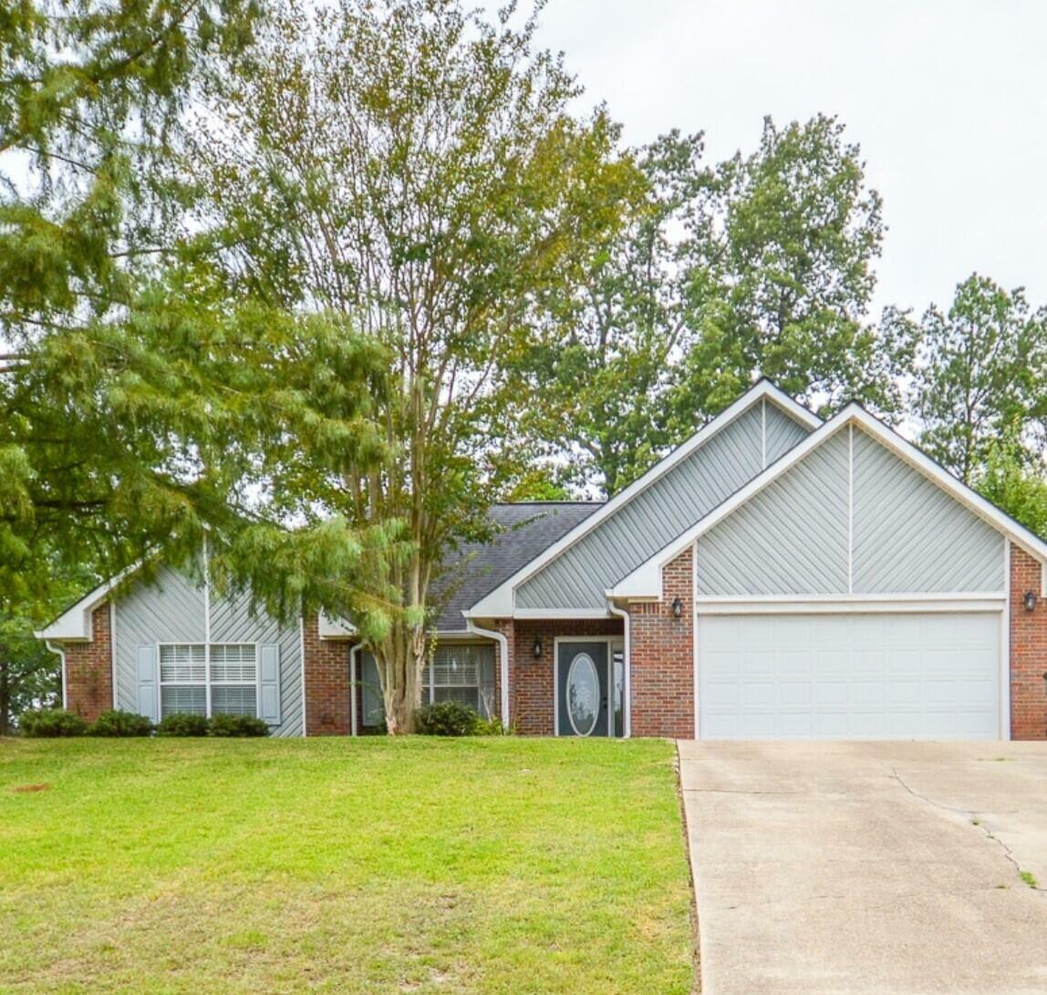 Property Photo:  223 Crossgate Street  MS 39759 