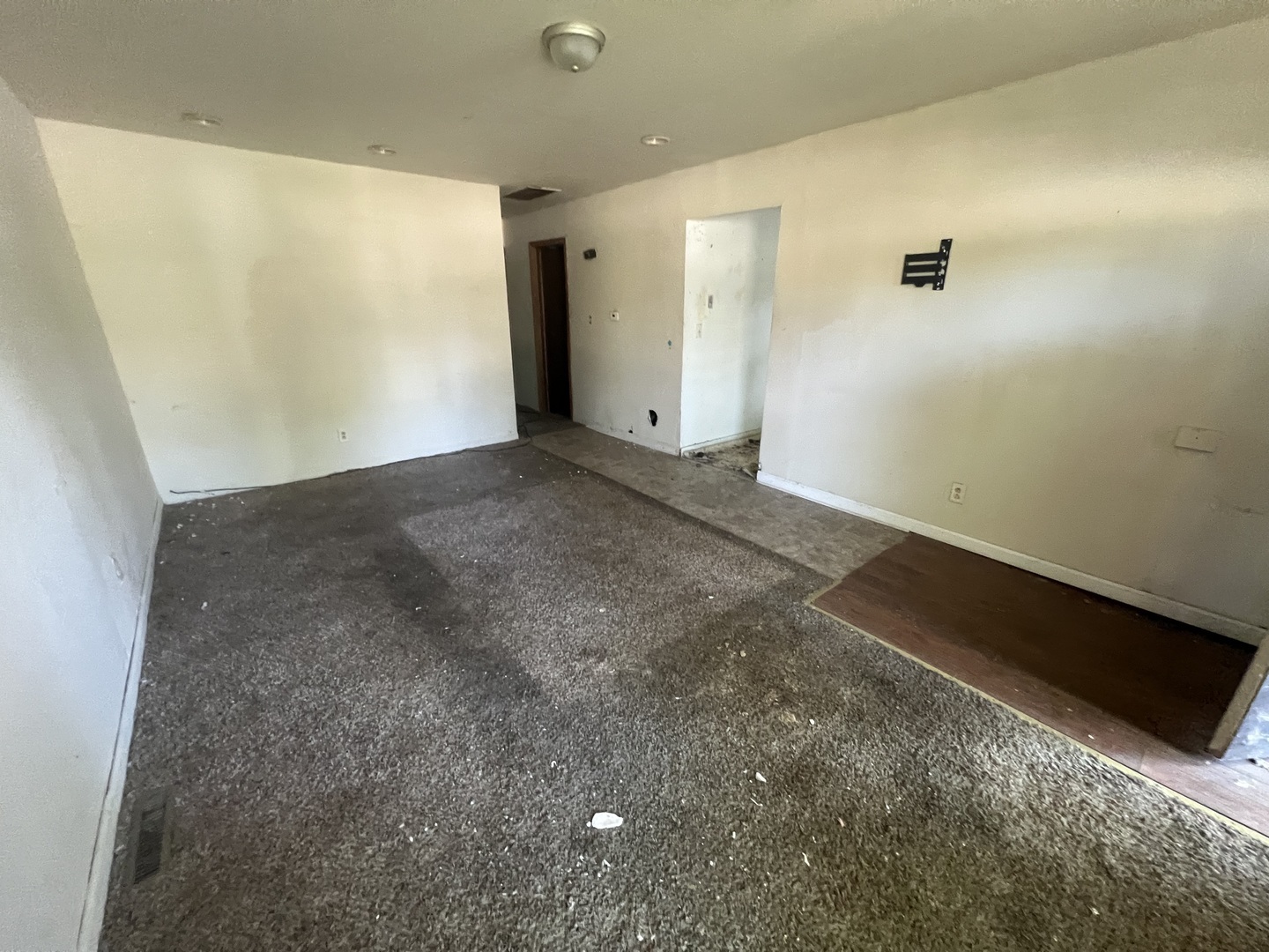 Property Photo:  2748-2752 Cranbrook Street  IL 60901 