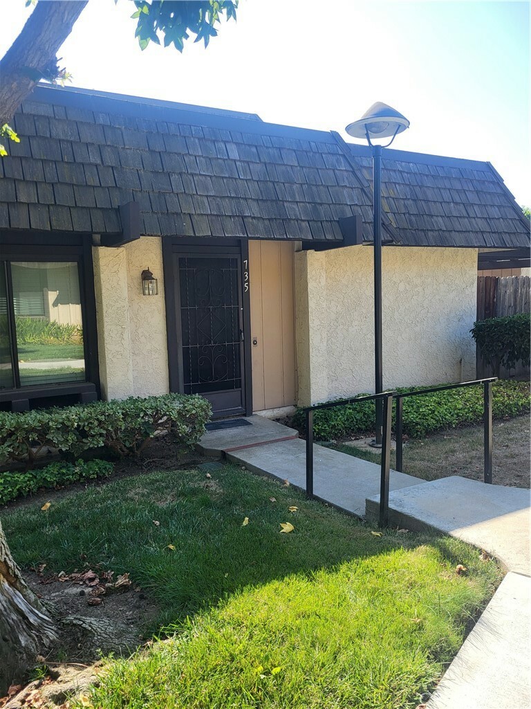 Property Photo:  735 Knollwood Lane  CA 91773 