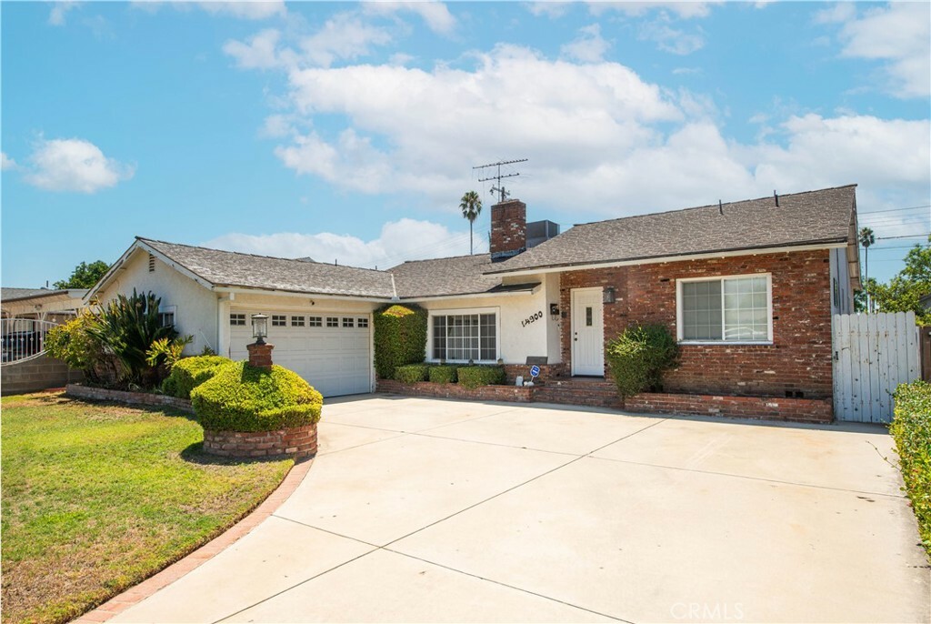 Property Photo:  14900 Stassen Street  CA 91343 