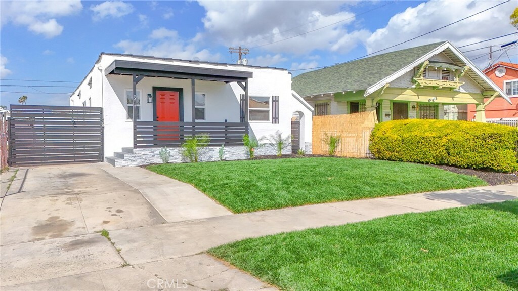 Property Photo: 5415 5th Avenue CA 90043