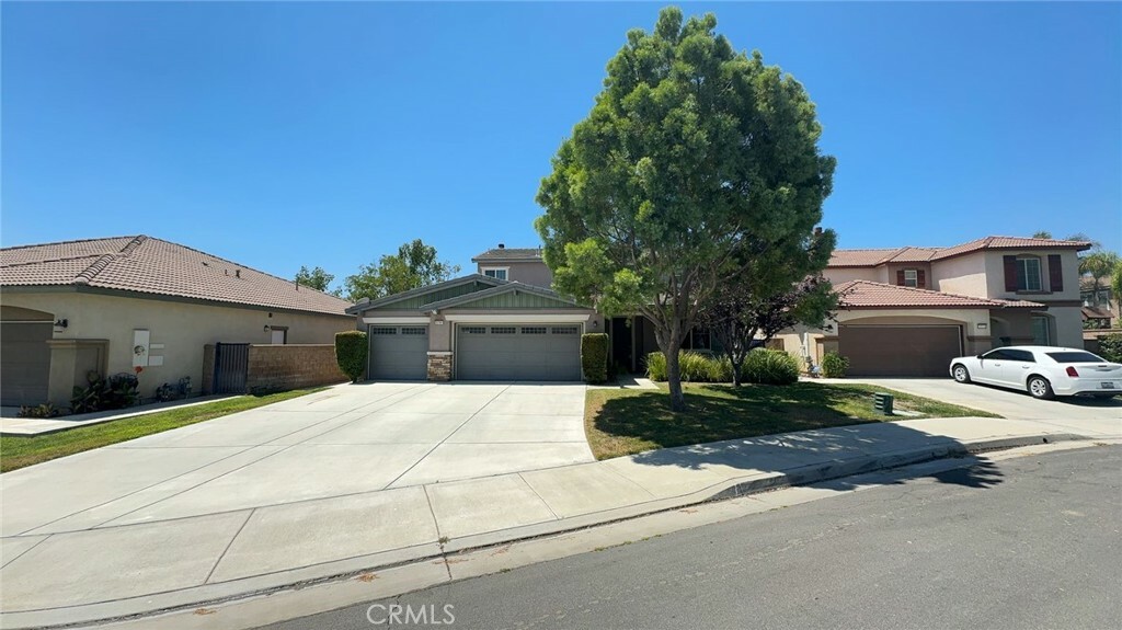 Property Photo:  35781 Bobcat  CA 92563 