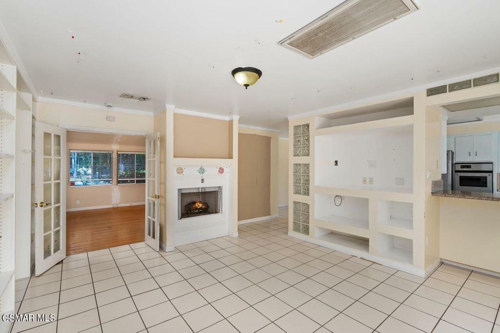 Property Photo:  12318 Tiara Street  CA 91607 