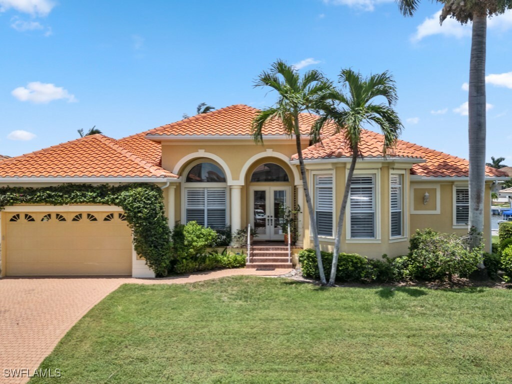 Property Photo:  863 Banyan Court  FL 34145 