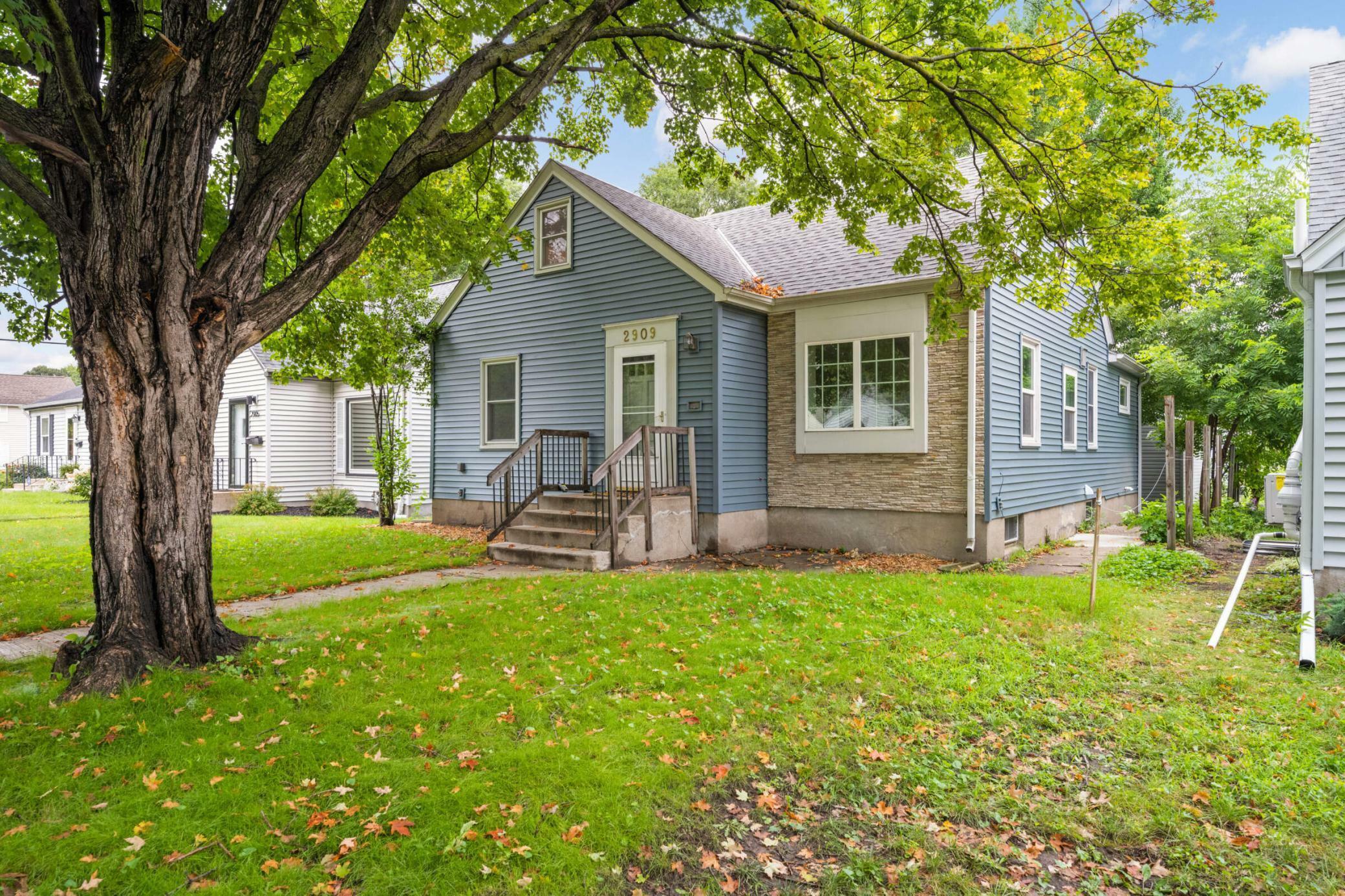 Property Photo:  2909 Georgia Avenue S  MN 55426 