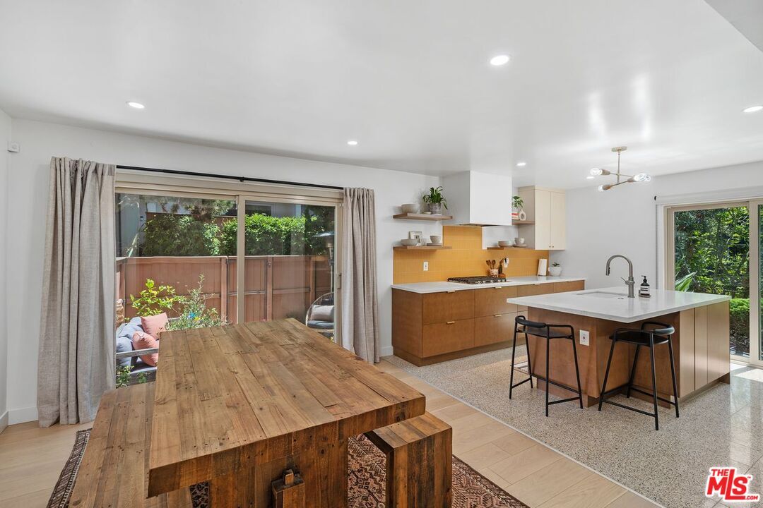 Property Photo: 11260 Overland Ave 12D CA 90230