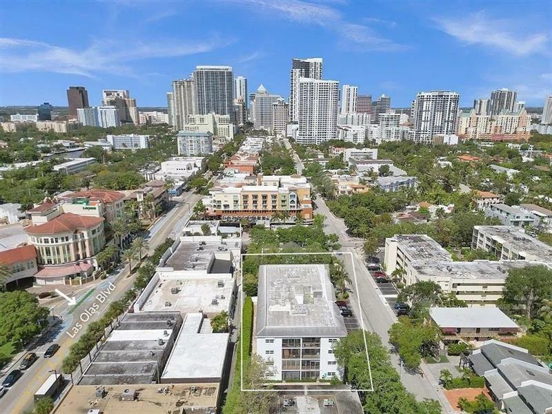 Property Photo: 1212 SE 2nd Ct 201 FL 33301