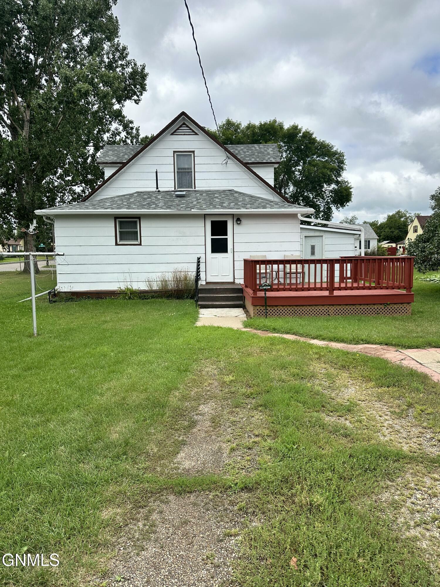 Property Photo:  719 8th Avenue SE  ND 58401 