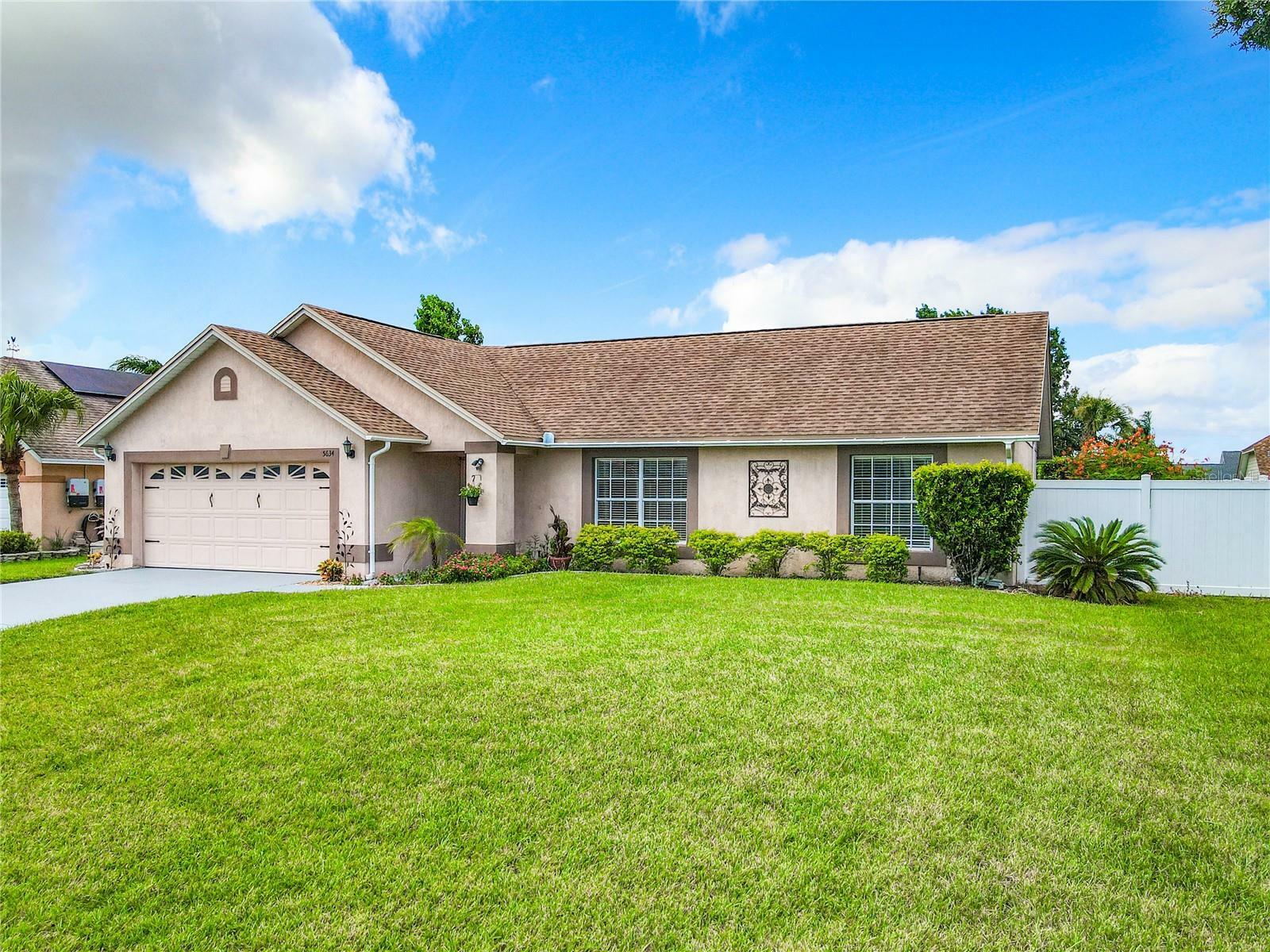 Property Photo:  5634 Loma Vista Court  FL 33896 