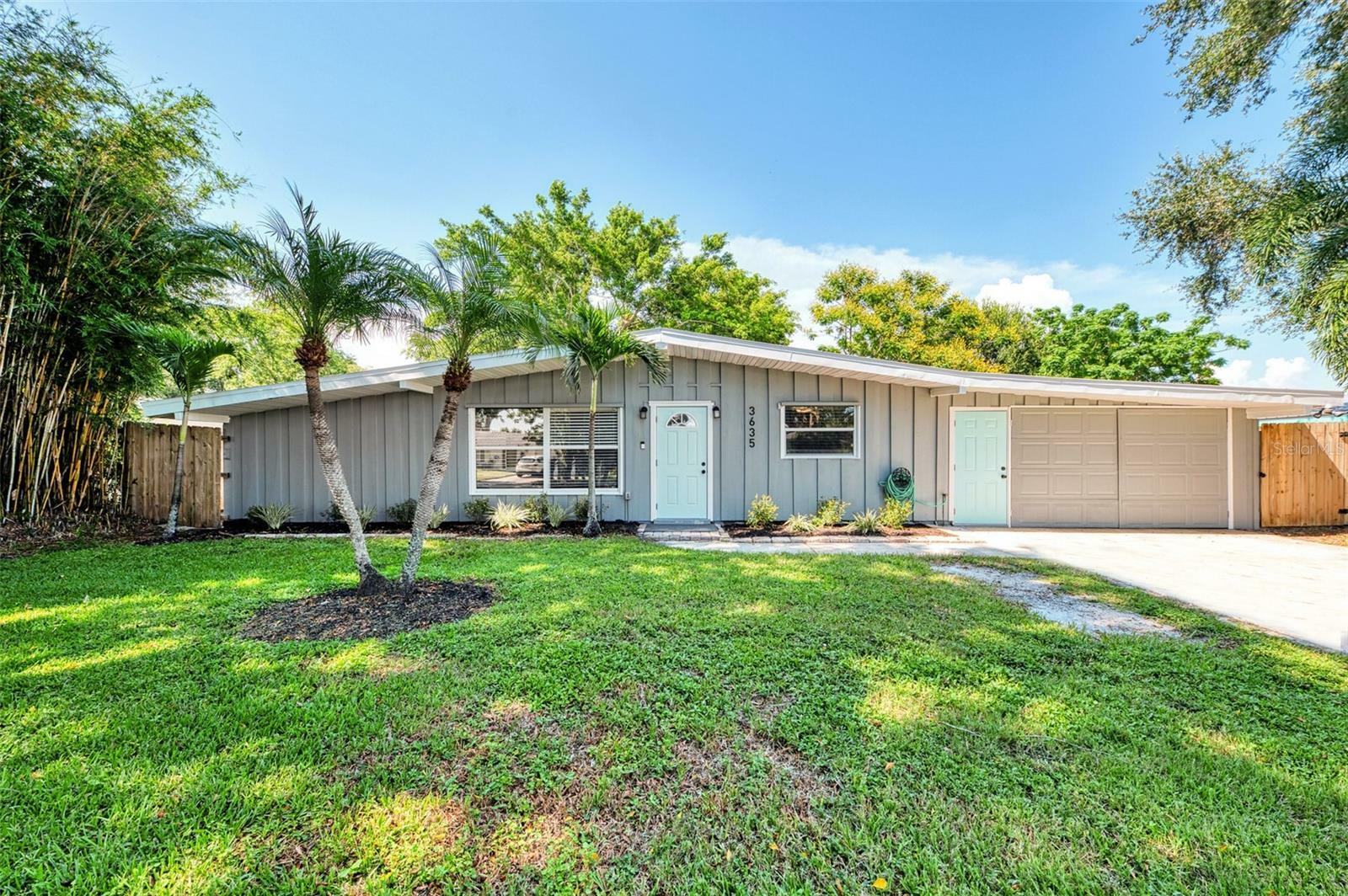 Property Photo:  3635 Glen Ridge Lane  FL 34233 