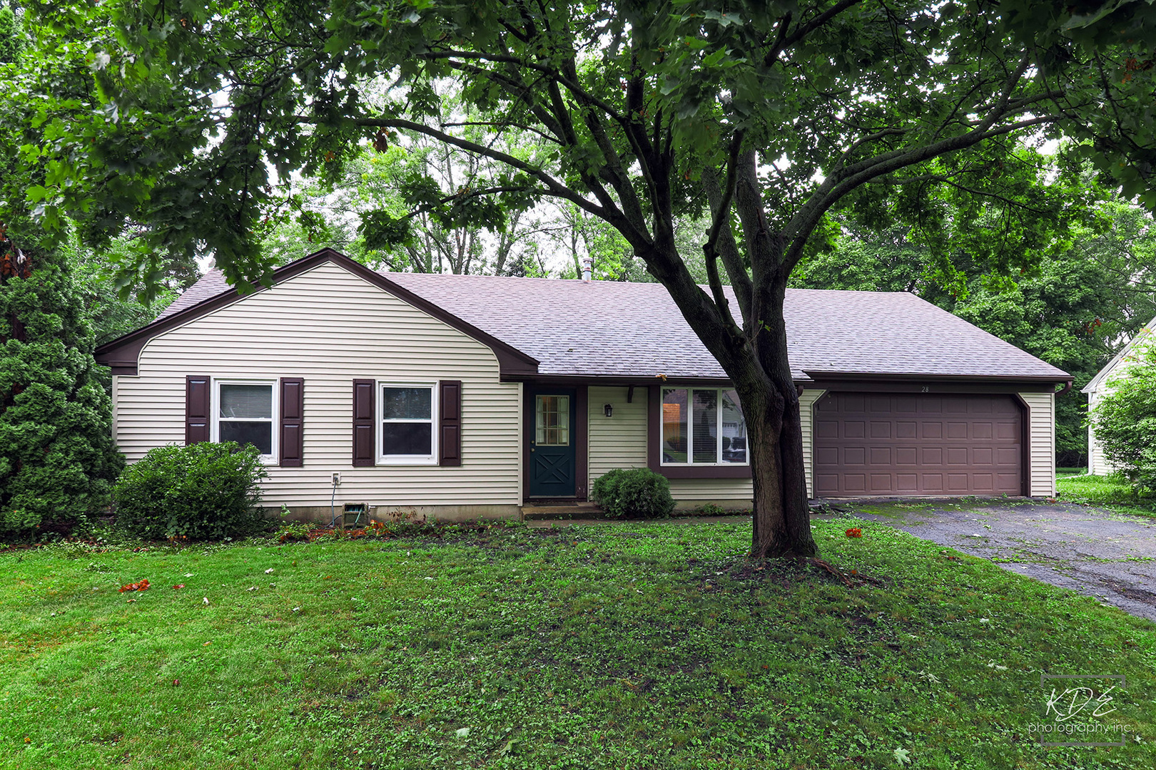 Property Photo:  28 Sedgwick Road  IL 60543 