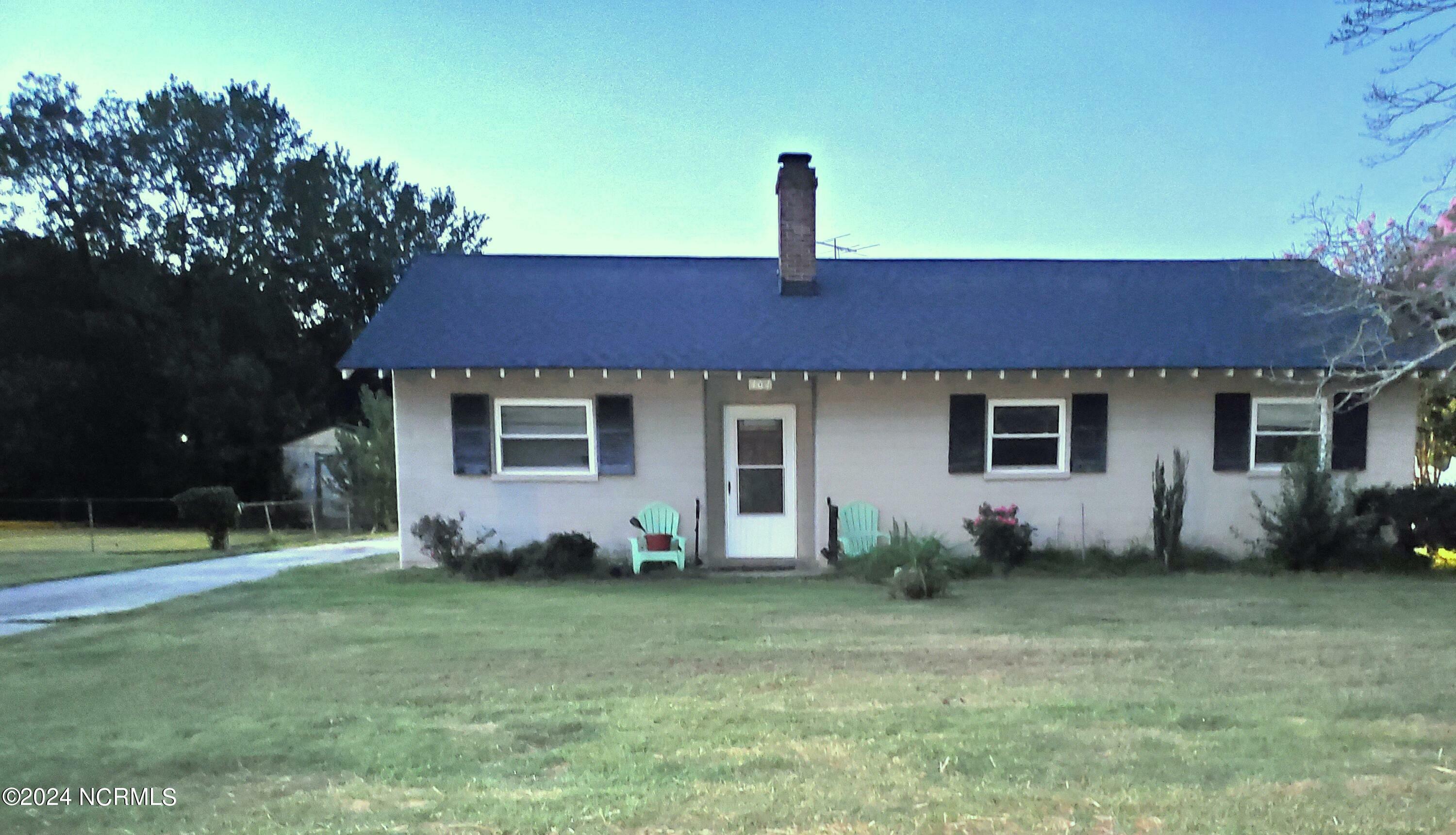 Property Photo:  404 E Main Street  NC 27891 