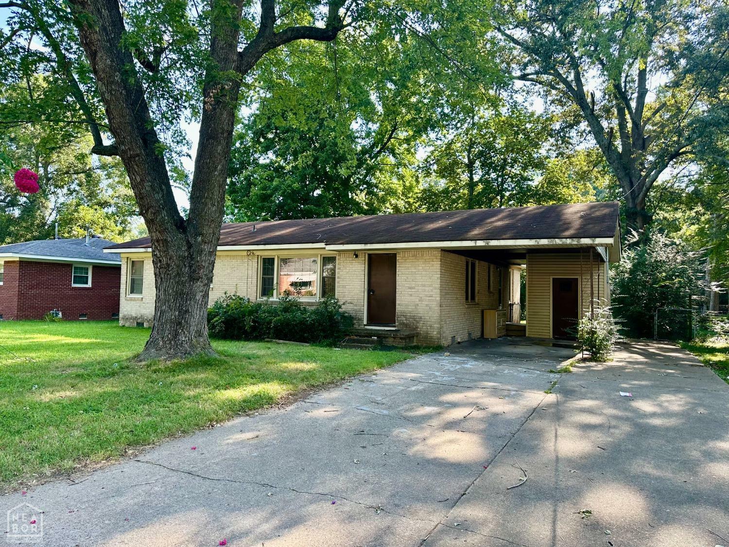 Property Photo:  1200 Holly Street  AR 72401 