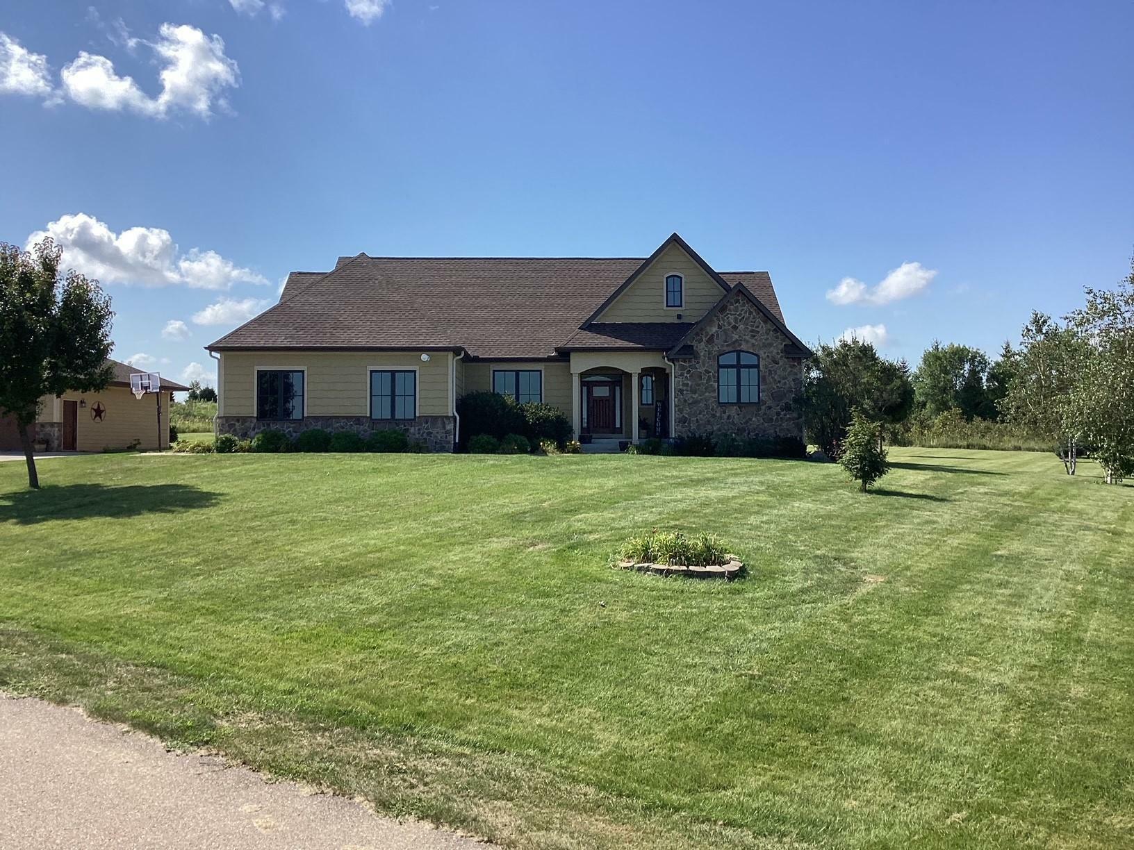 Property Photo:  72111 221st Street  MN 56007 