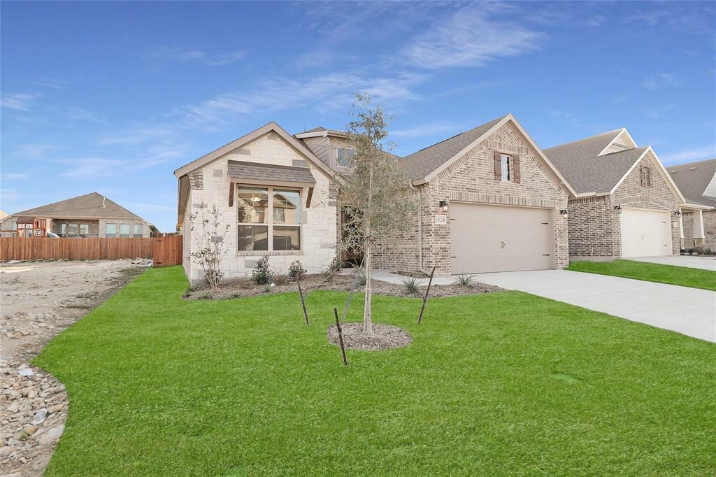 Property Photo:  1624 Rio Secco Drive  TX 76131 