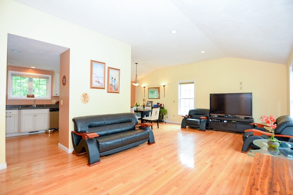 Property Photo:  20 Taylor St  MA 01450 