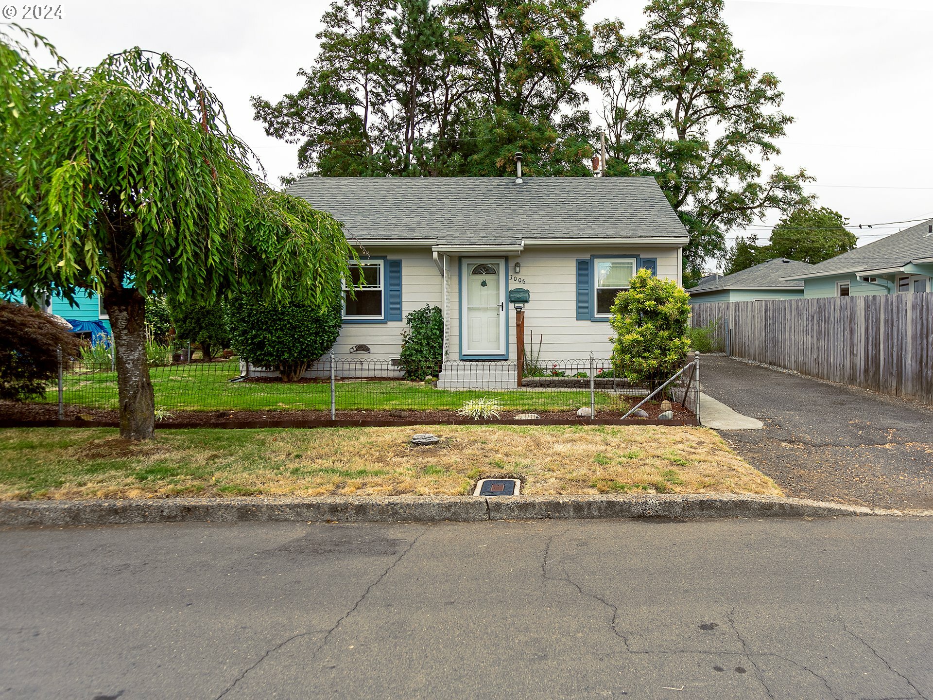 Property Photo:  3006 E 28th St  WA 98661 