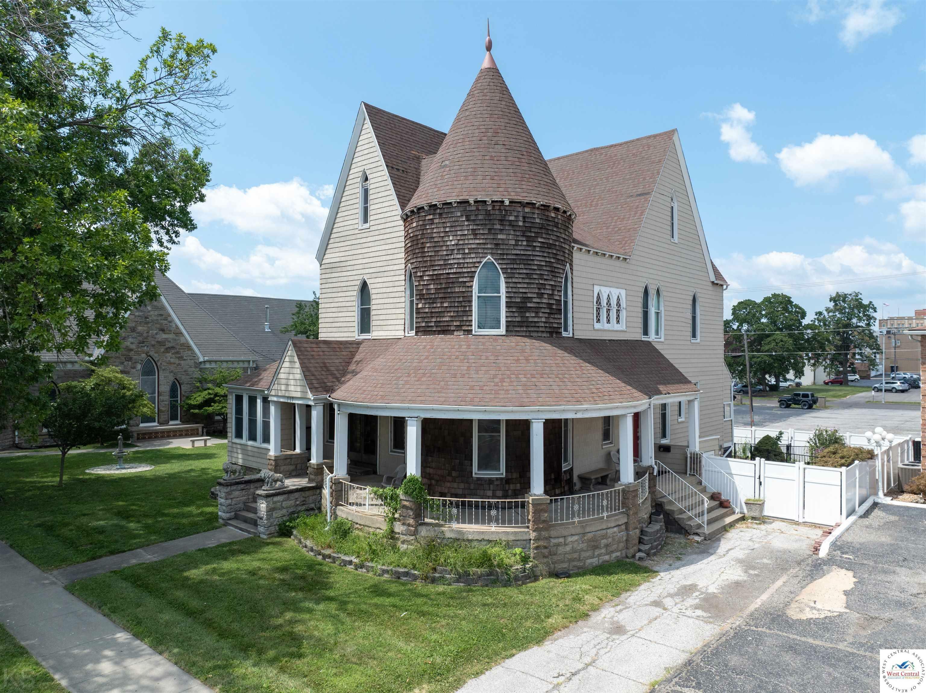 Property Photo:  117 E Broadway  MO 65301 