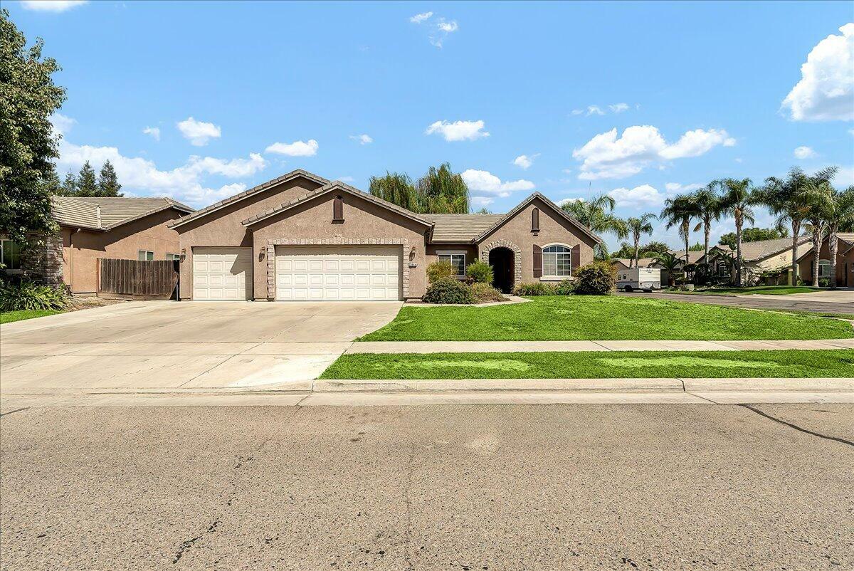 3044 S Spruce Court  Visalia CA 93292 photo