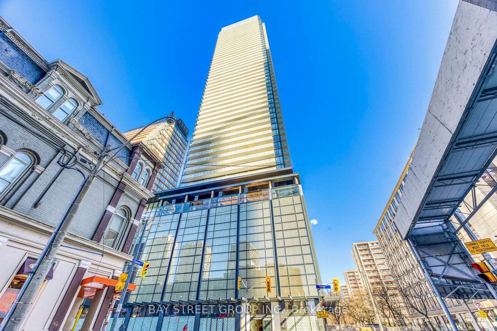 Property Photo:  501 Yonge St 2711  ON M4Y 1Y4 