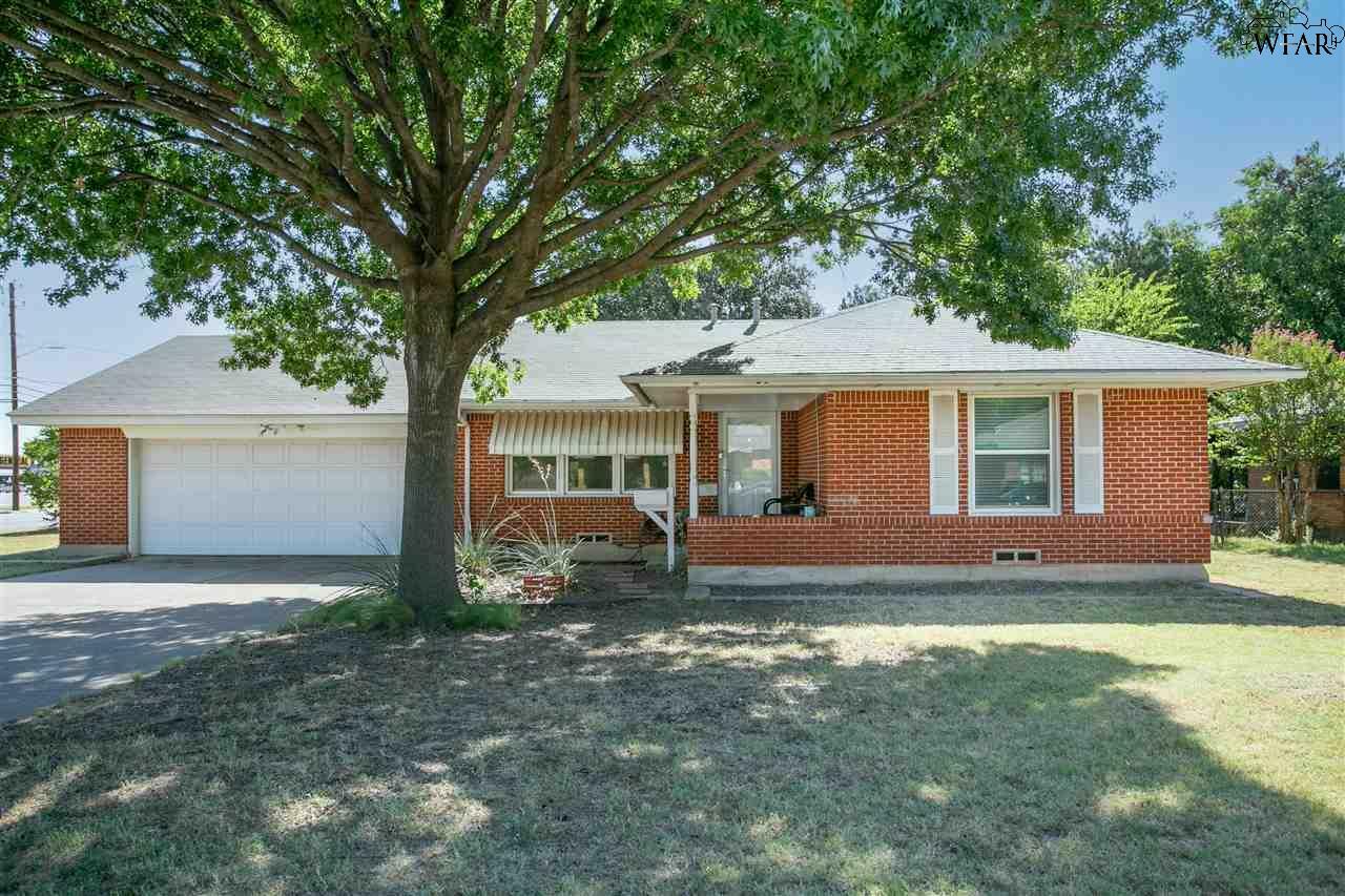 Property Photo: 4201 Sondra Drive TX 76308
