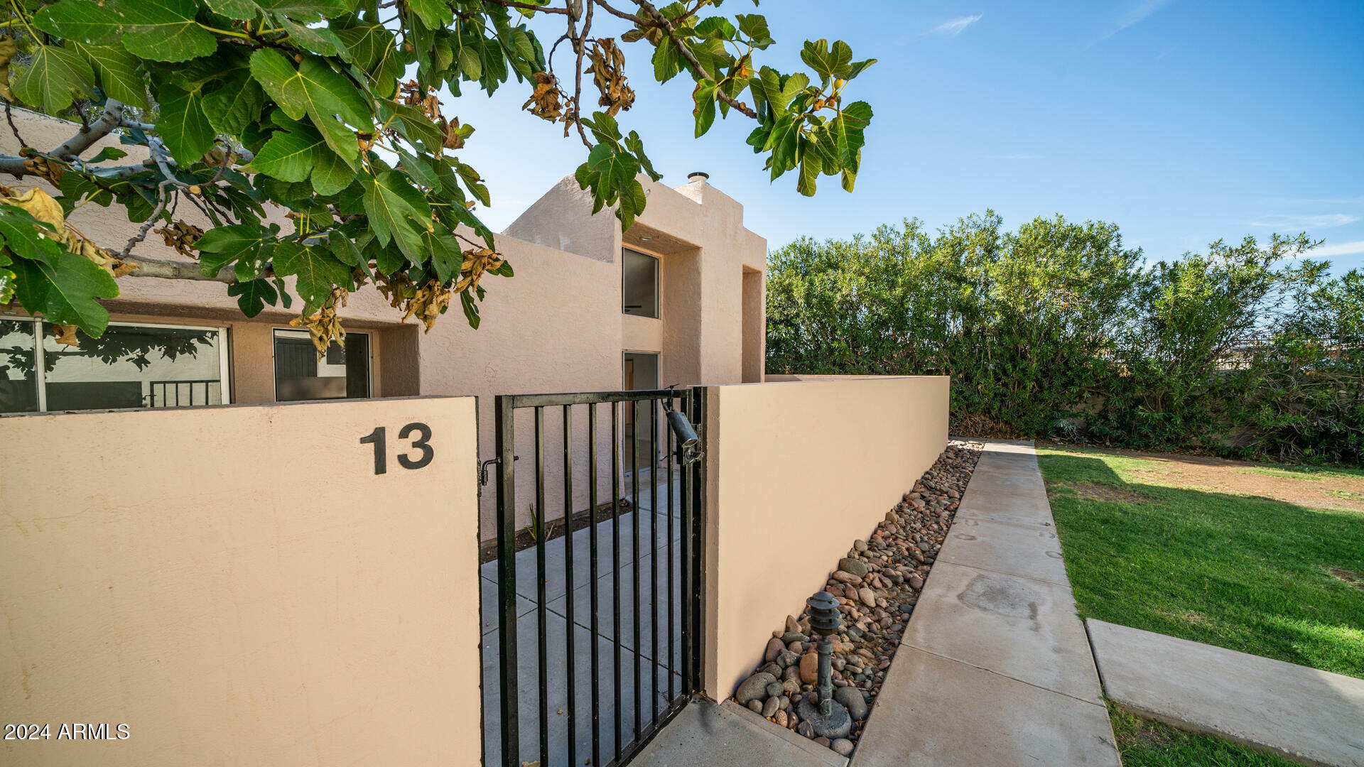 Property Photo:  930 S Dobson Road 13  AZ 85202 