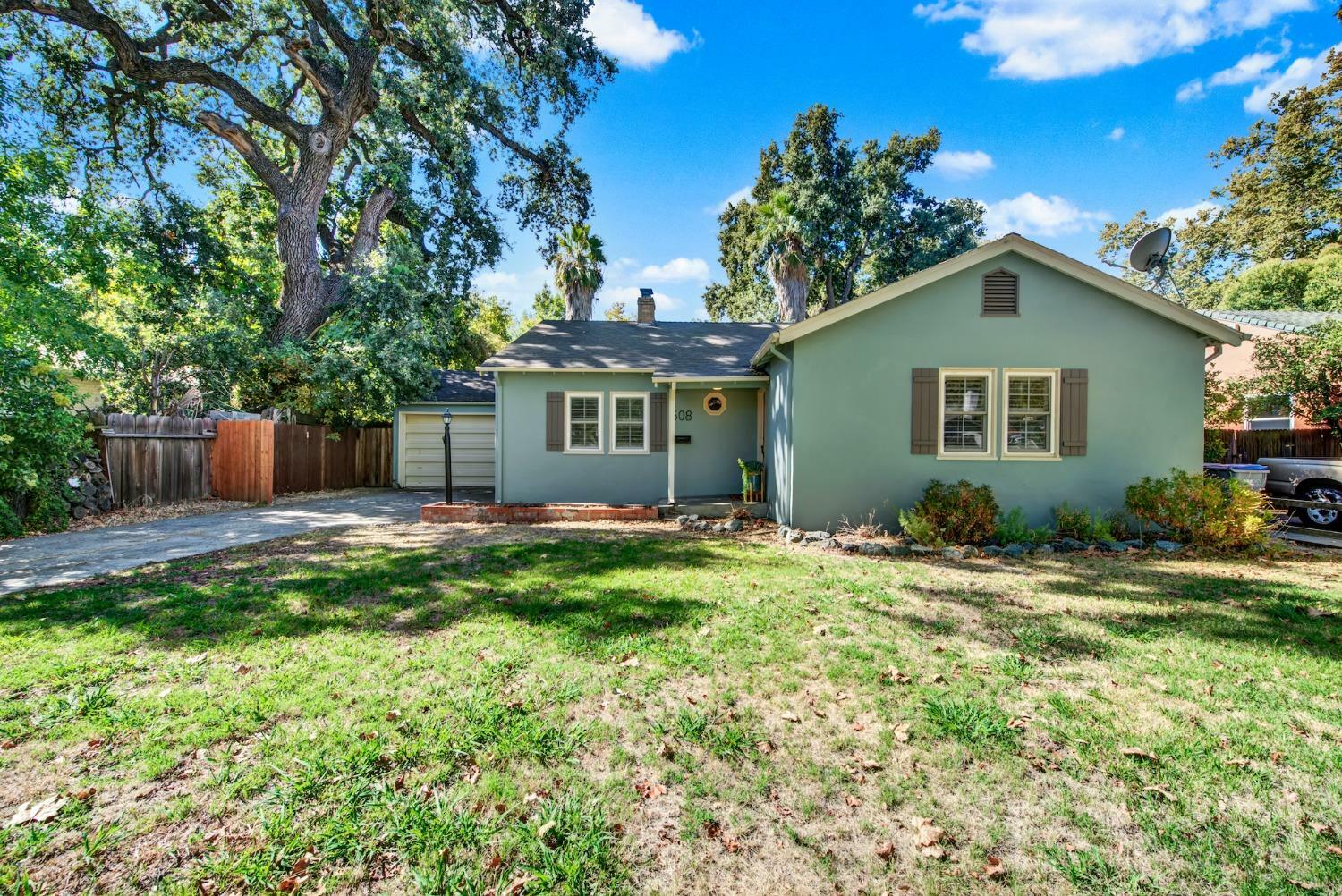 Property Photo:  508 W Keystone Avenue  CA 95695 