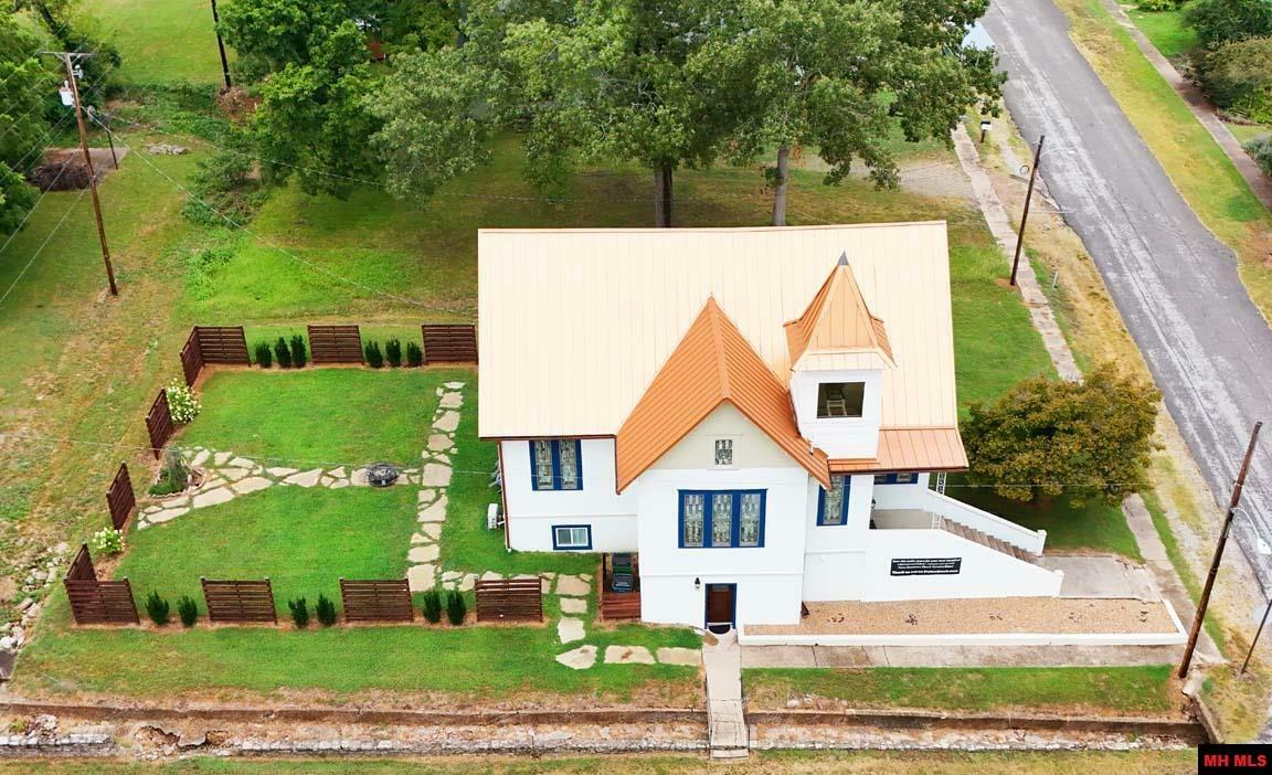 Property Photo: 201 Combs Avenue AR 72626