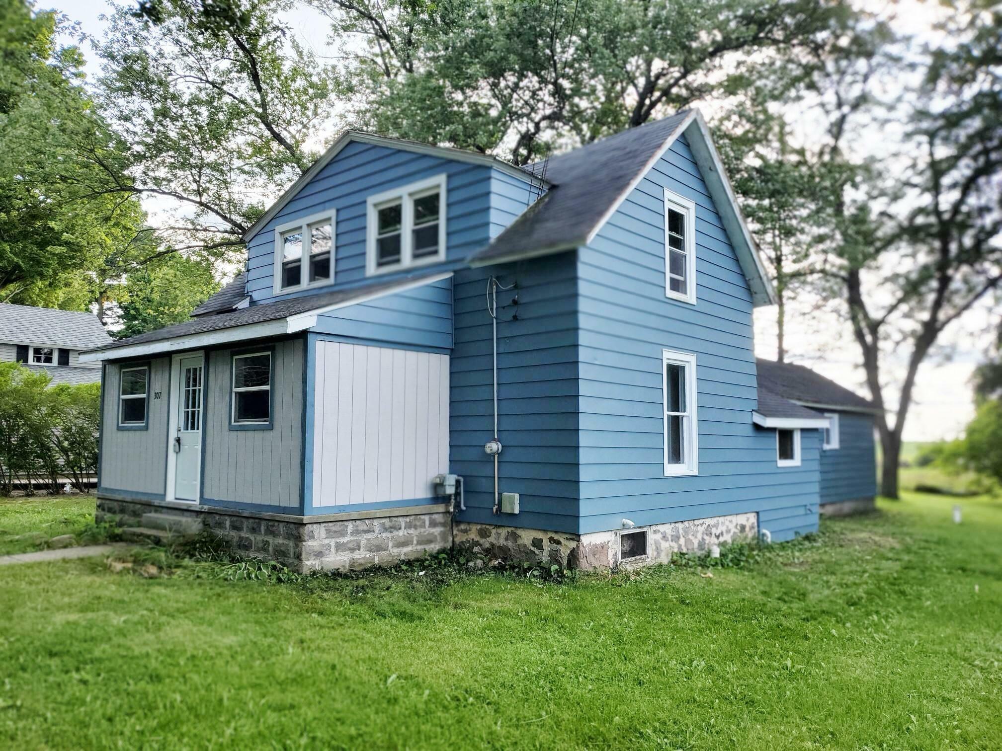 Property Photo:  307 N Main Street  MI 48897 