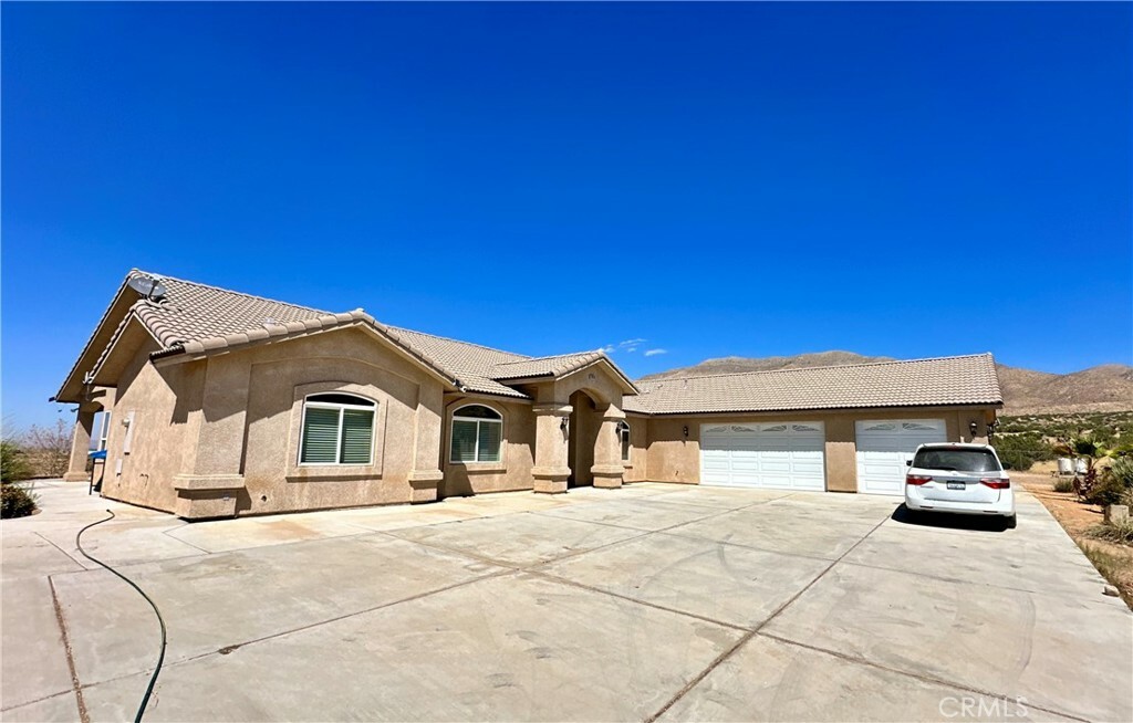 Property Photo: 20120 Juniper Road CA 92308
