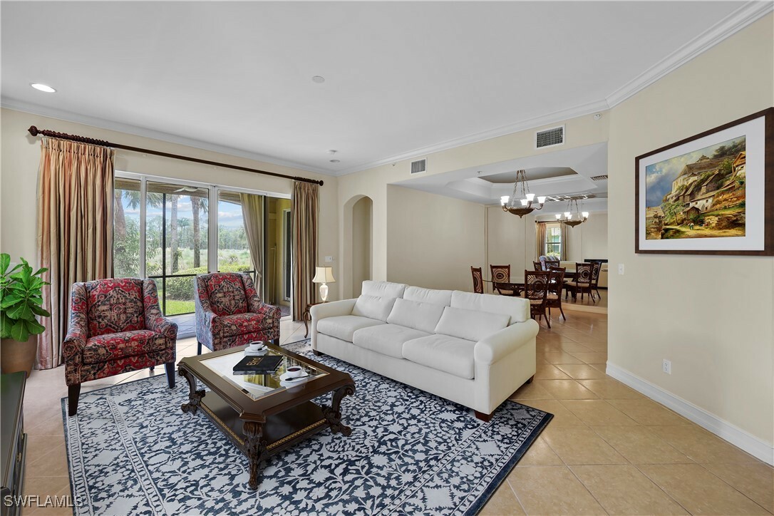 Property Photo:  2810 Tiburon Boulevard E 101  FL 34109 