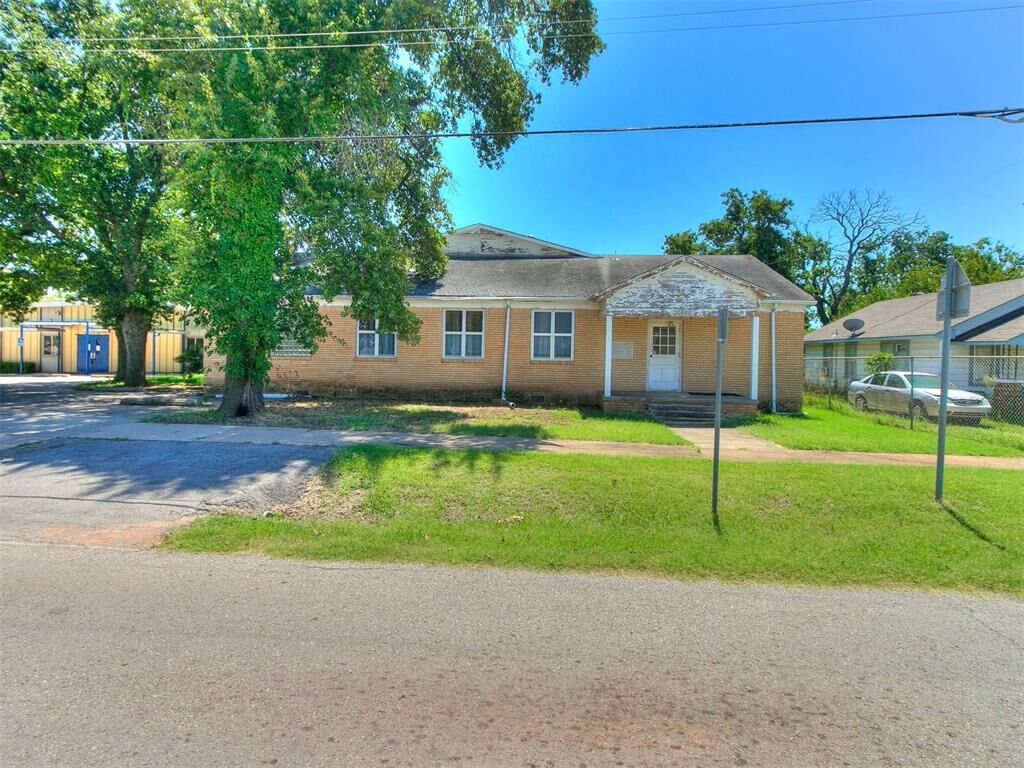 Property Photo:  20660 Walker Street  OK 73045 