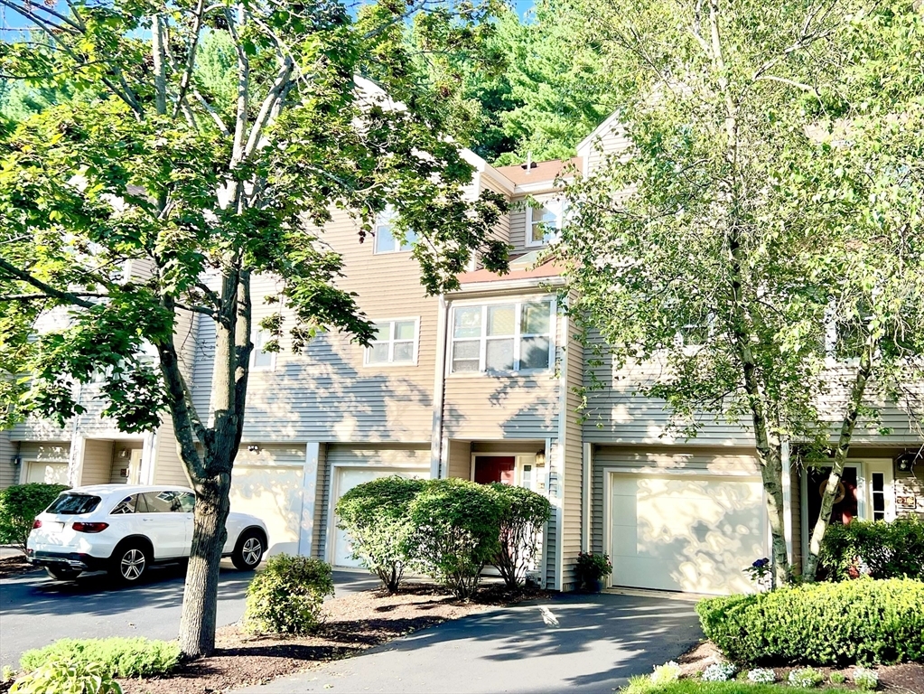 Property Photo:  23 Thayer Pond Dr 4  MA 01537 