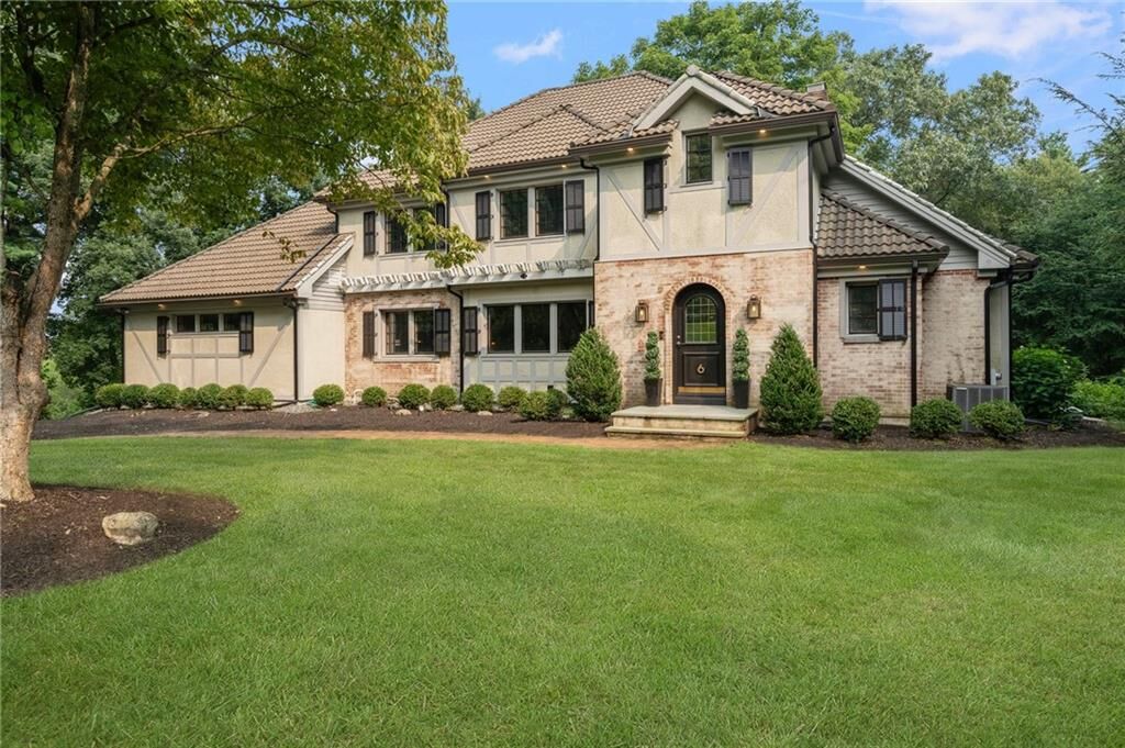 Property Photo:  6 Mara Lane  RI 02896 