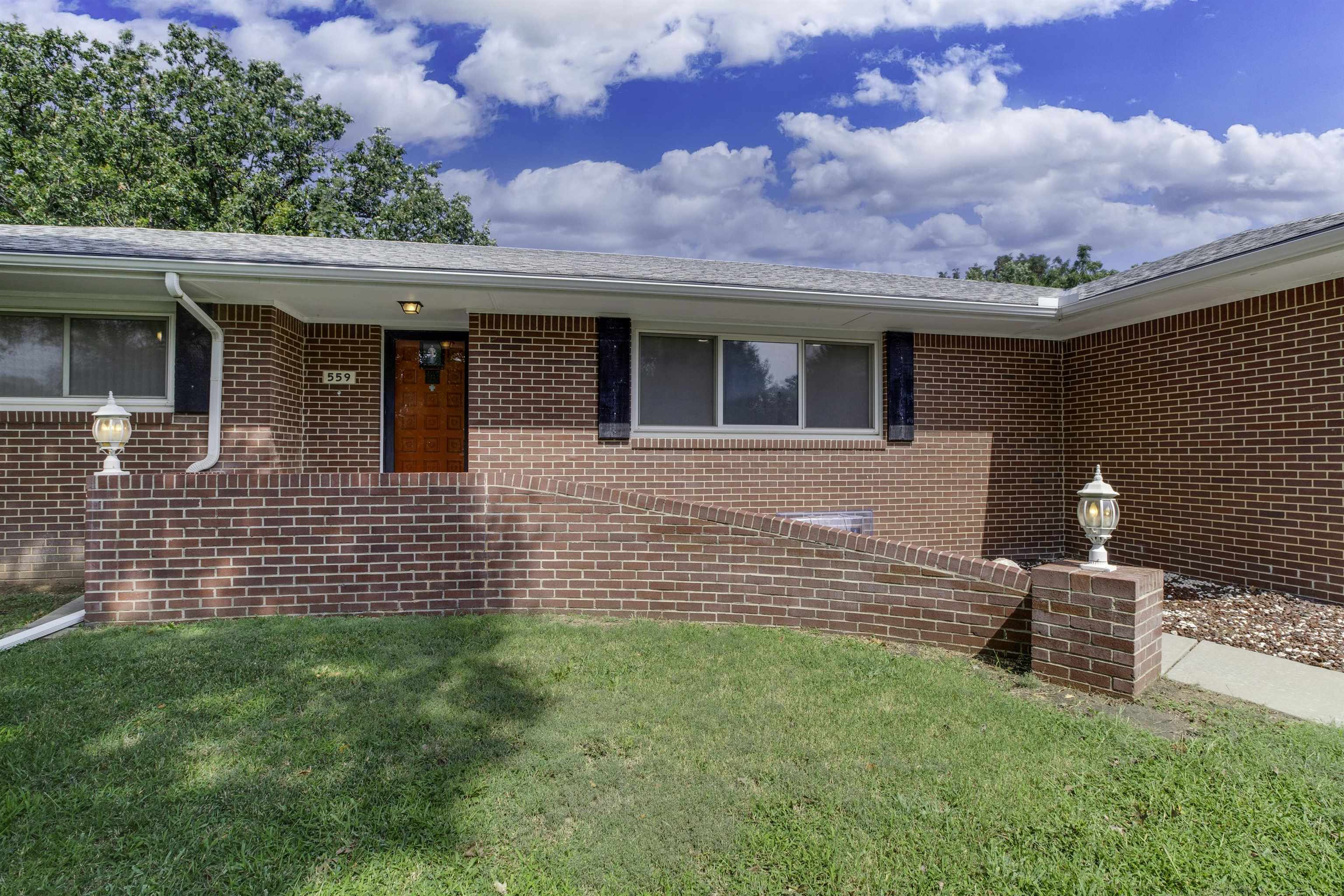 Property Photo:  559 N Angle  KS 67002 