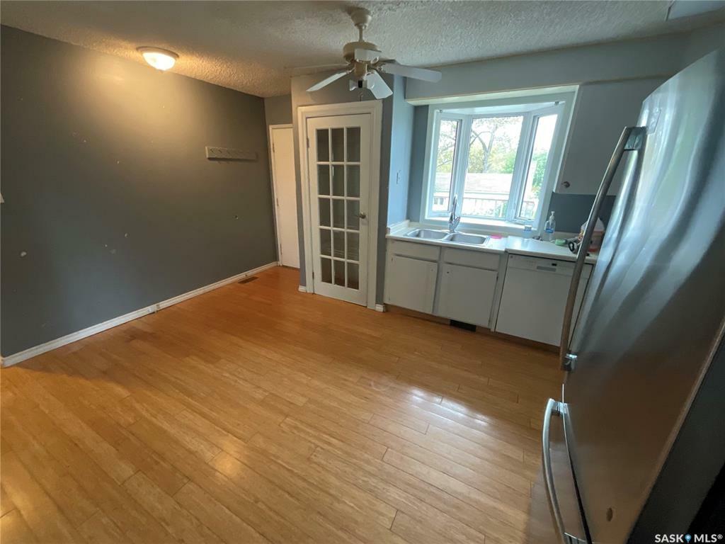 Photo de la propriété:  6011 Neufeld Avenue  SK S0K 4R0 