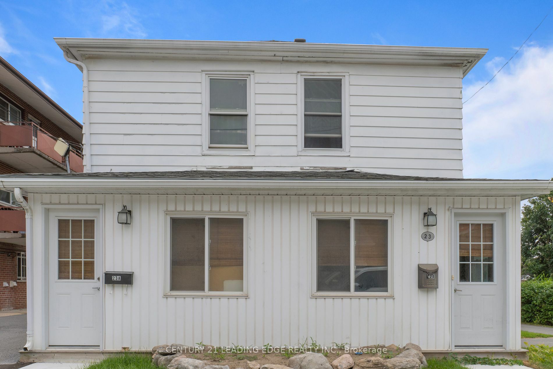 Property Photo:  23 1/2 Murney St  ON K8P 3N5 