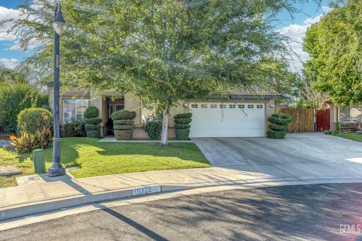 10722 Pinebrook Falls Drive  Bakersfield CA 93312 photo