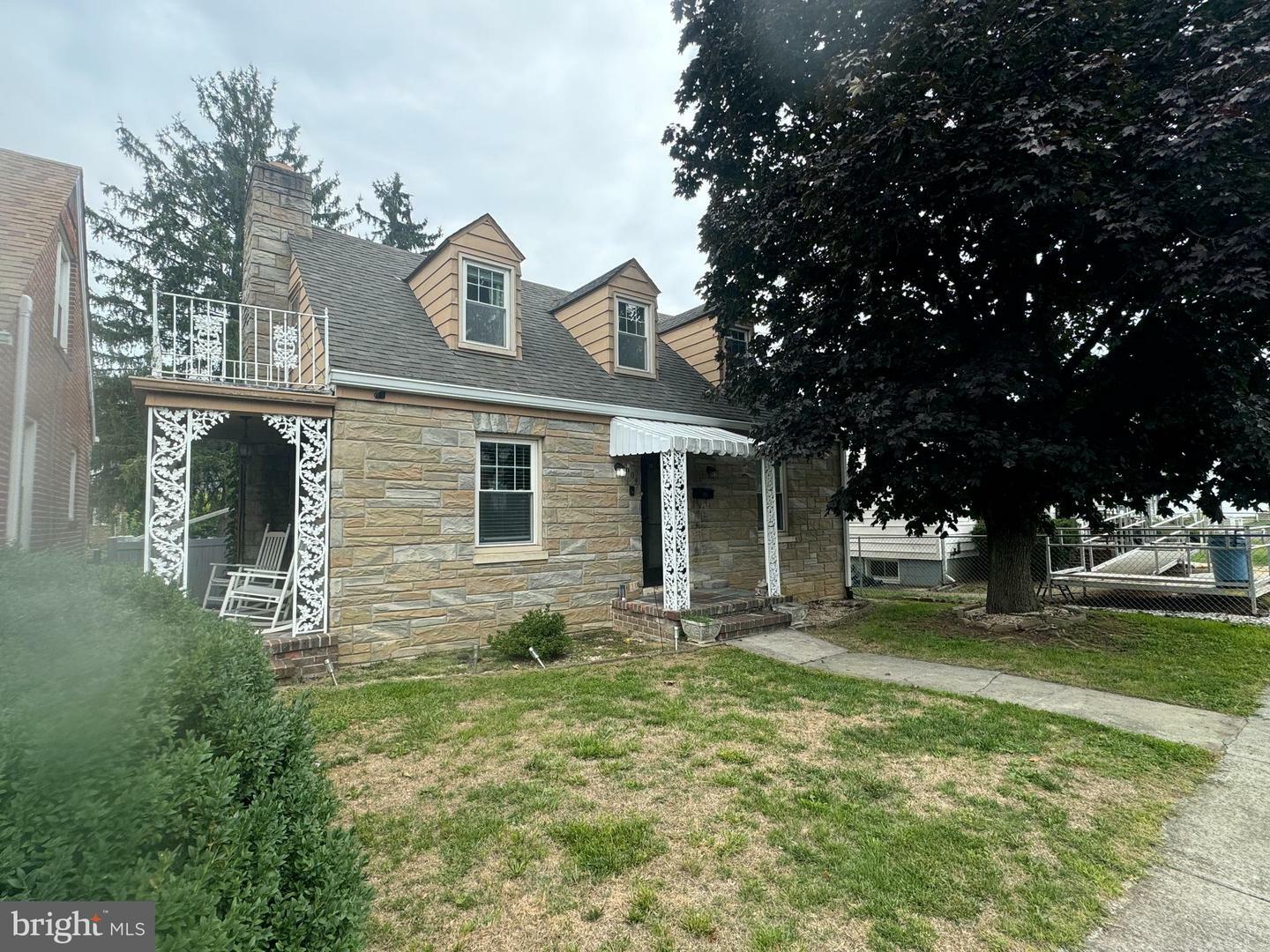 Property Photo:  904 W Burke Street  WV 25401 