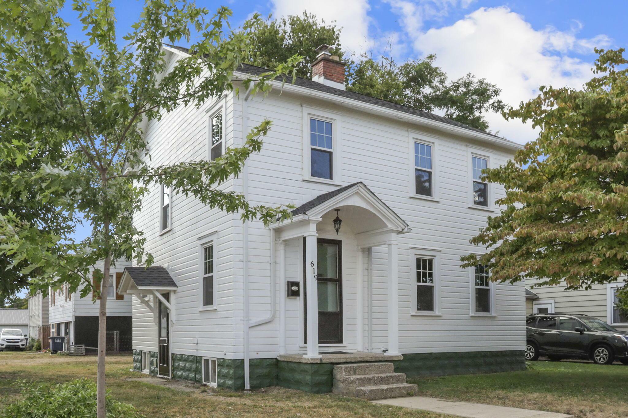 Property Photo:  619 N Eastwood Avenue  OH 43130 