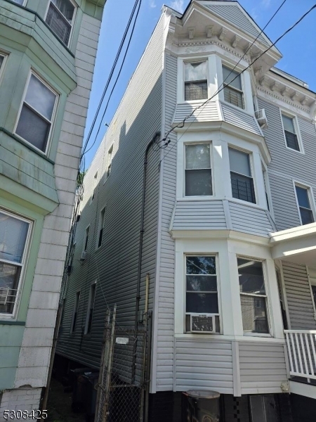 Property Photo:  935 Grove St  NJ 07111 