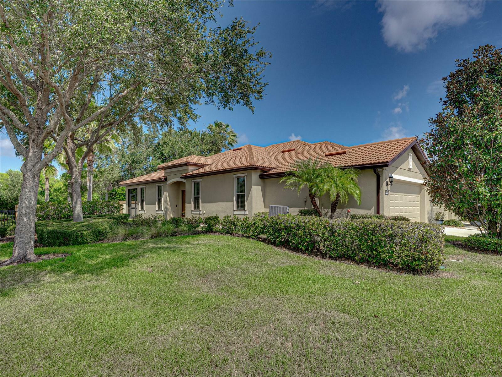 Property Photo: 5485 Sunset Falls Drive FL 33572