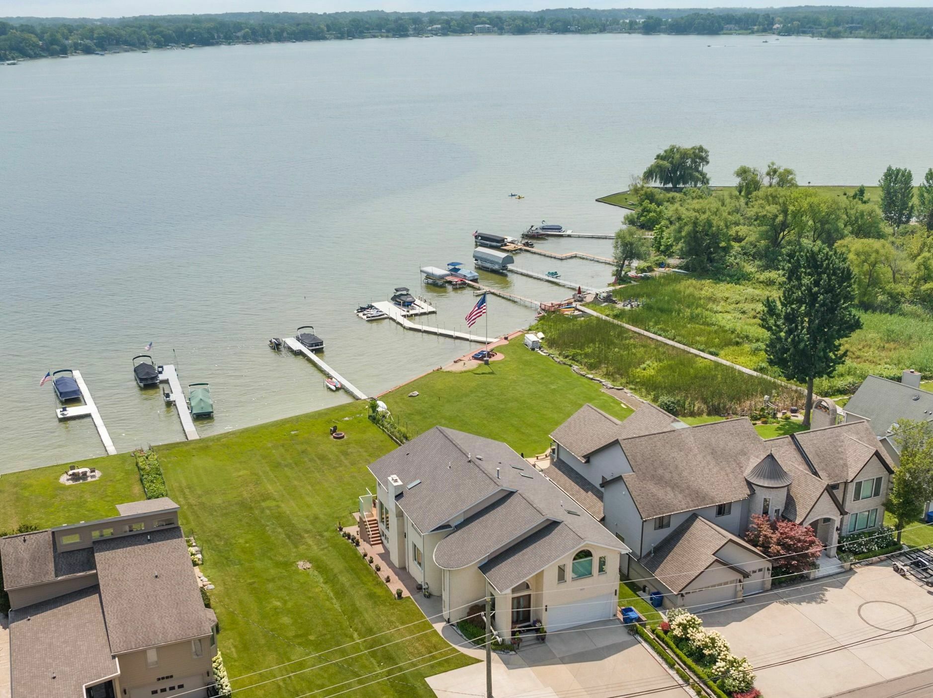 Property Photo:  3935 Lake Front Street  MI 48328 4337 