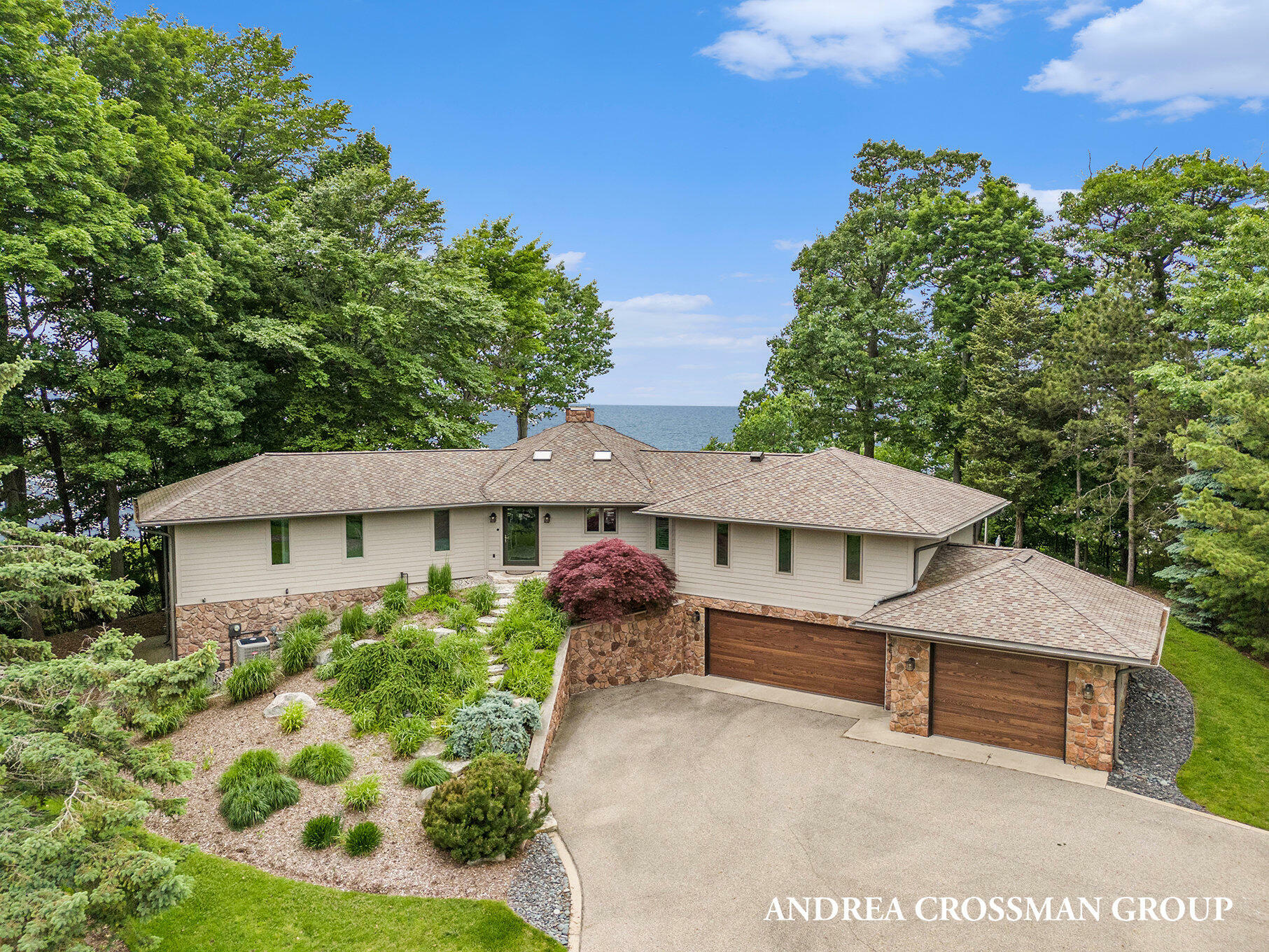 Property Photo:  260 Sunset Bluff Court  MI 49424 