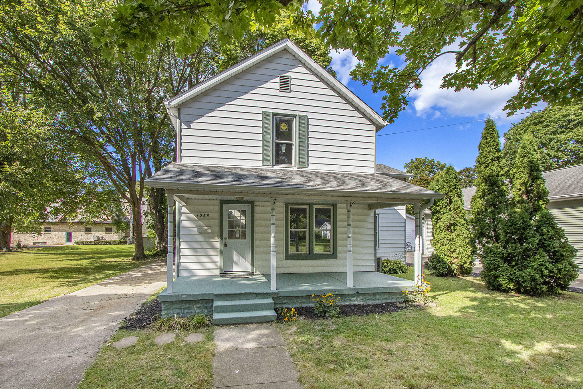 Property Photo:  1355 Regent Street  MI 49120 